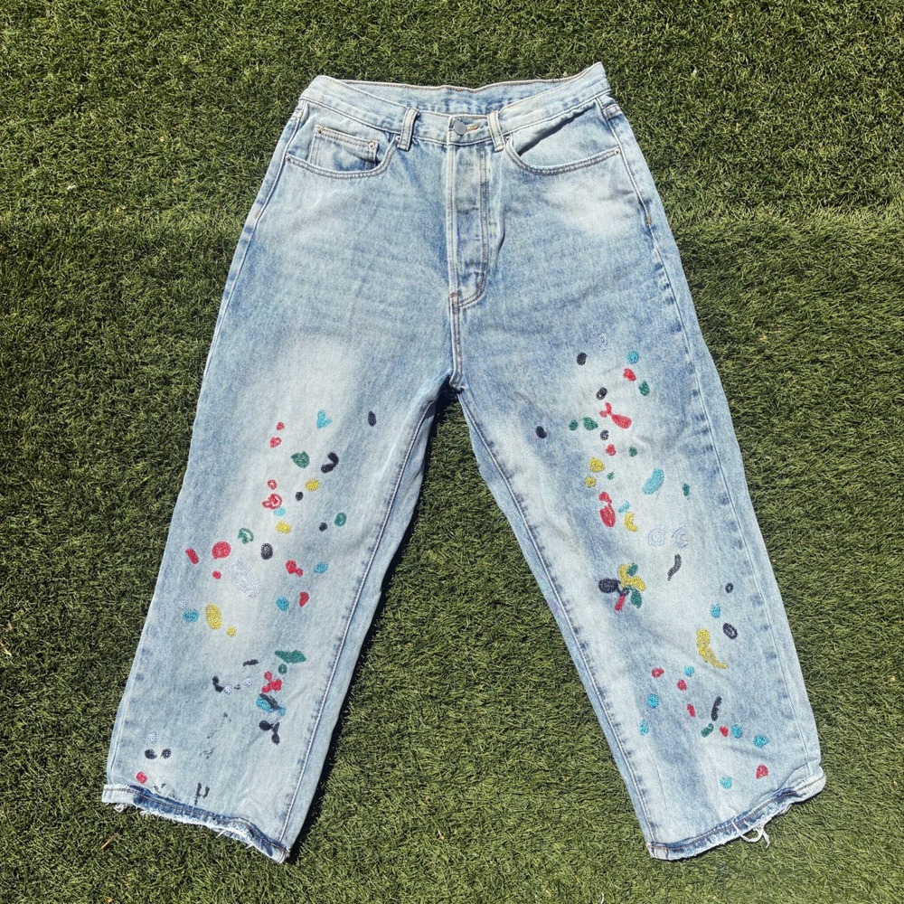 MNML Womens 30x23 Light Wash High Waisted Capri Jeans Artistic Embroidery Frayed